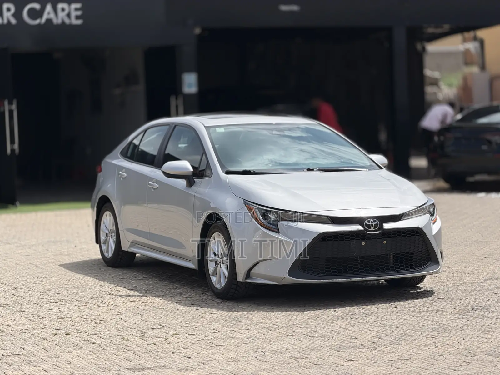 Toyota Corolla LE 2021 Silver