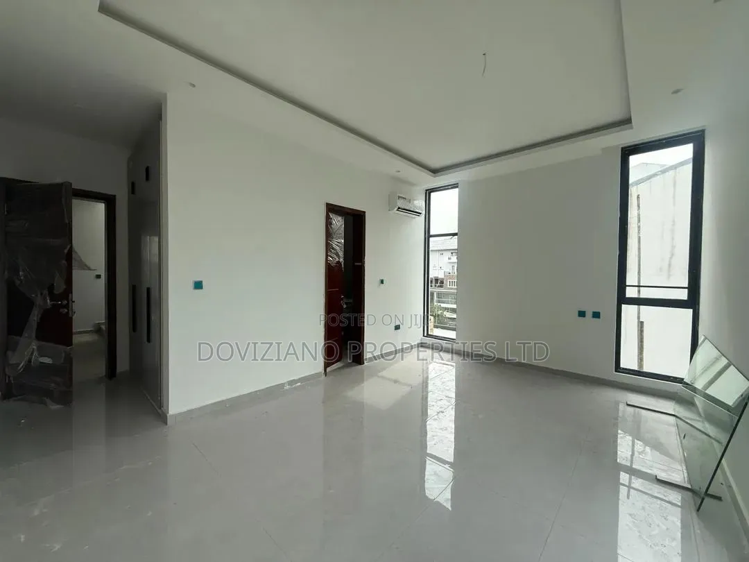 6bdrm Mansion in Old Ikoyi for sale