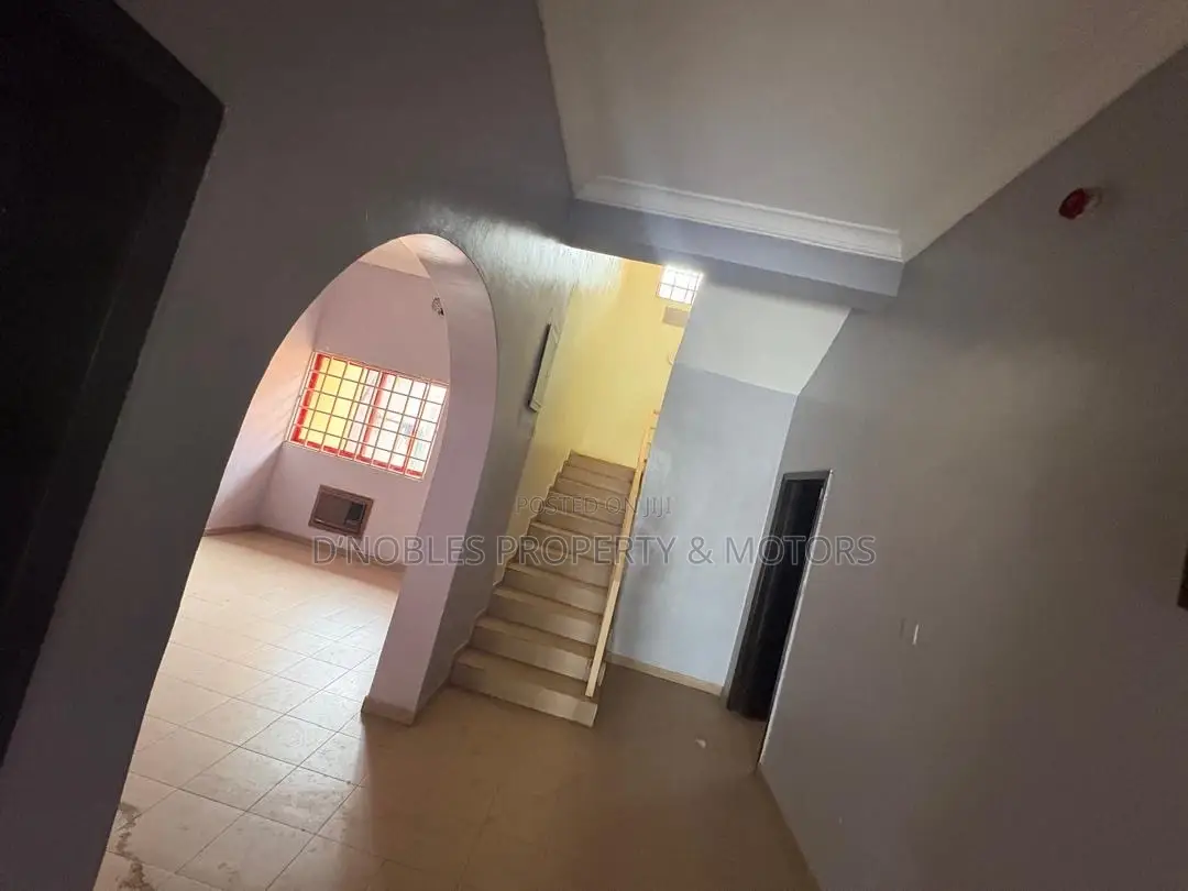 4bdrm Townhouse / Terrace in Wuse 2 for rent