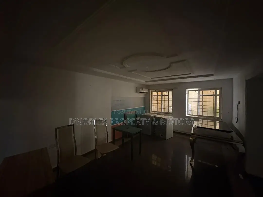 2bdrm Block of Flats in Wuse 2 for rent