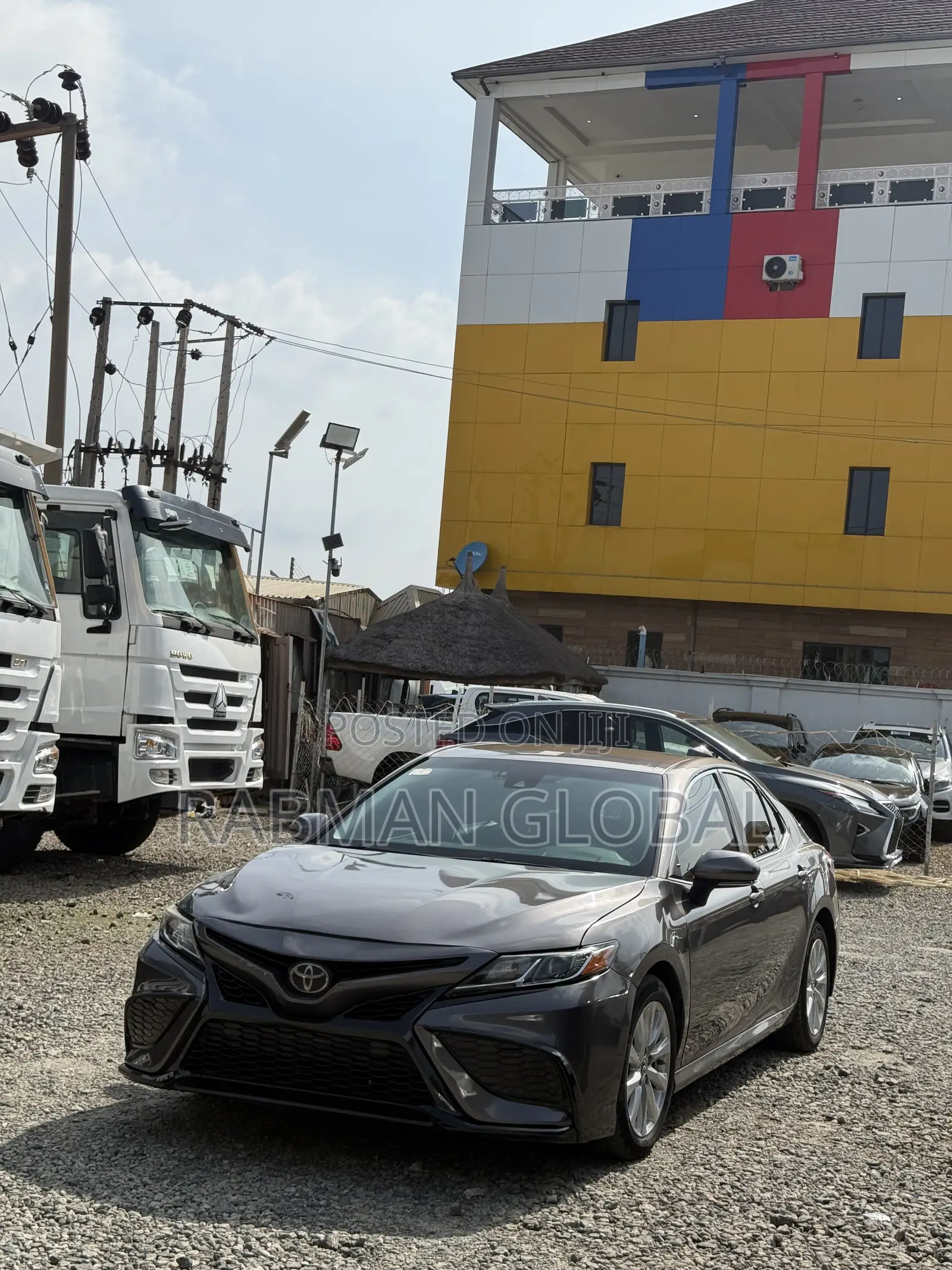 Toyota Camry LE FWD (2.5L 4cyl 8AM) 2018 Gray