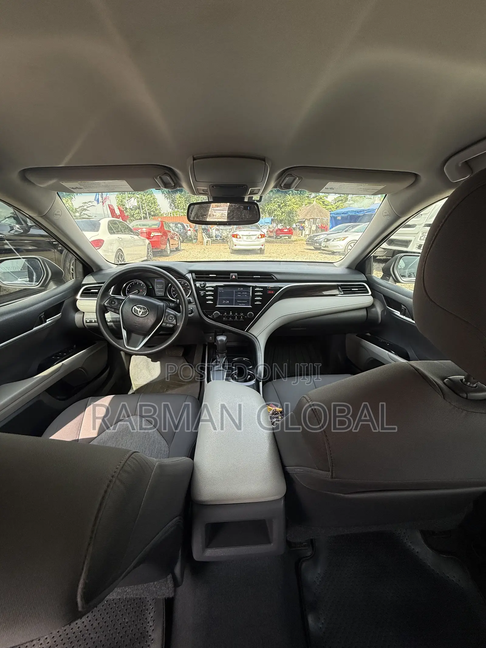 Toyota Camry LE FWD (2.5L 4cyl 8AM) 2018 Gray