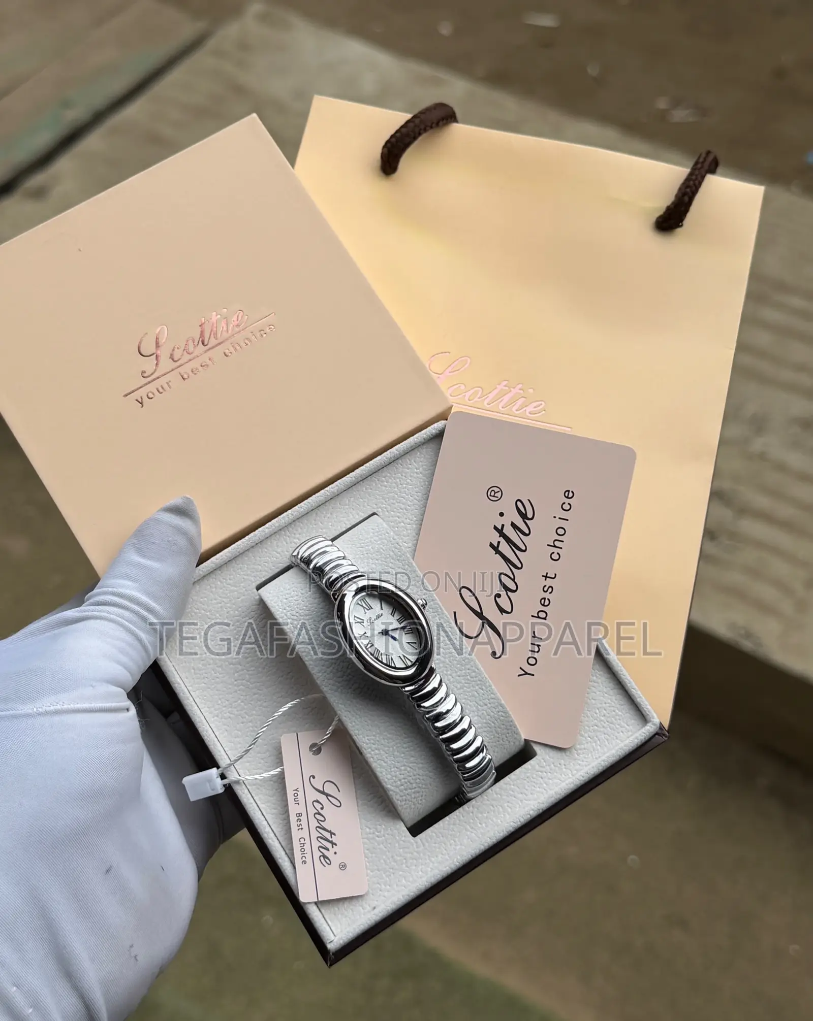 Scottie Feminine Tiny Strap Watch