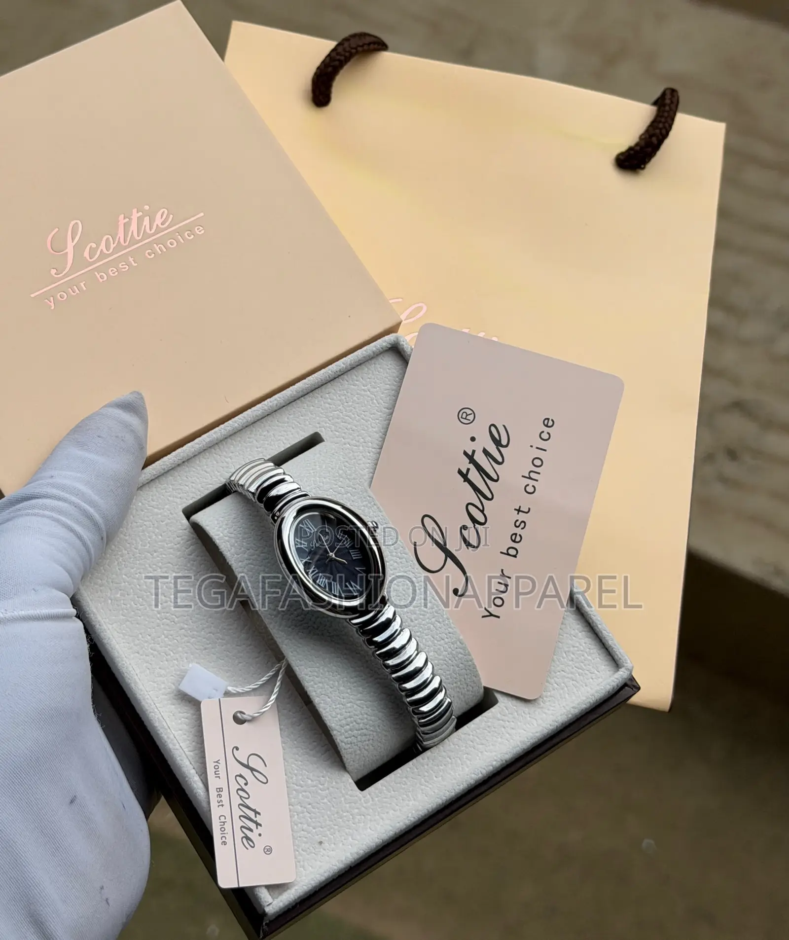 Scottie Feminine Tiny Strap Watch