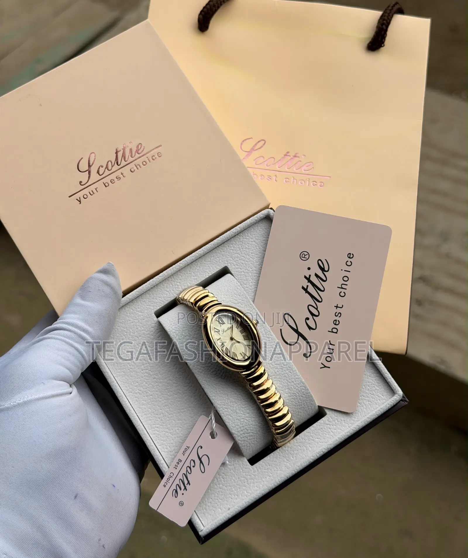 Scottie Feminine Tiny Strap Watch