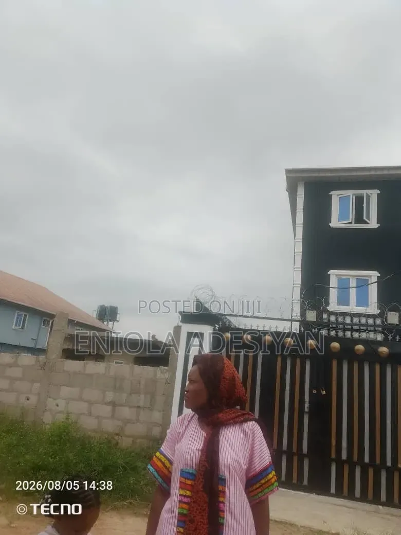1bdrm Block of Flats in Igbolomu, Agric for rent