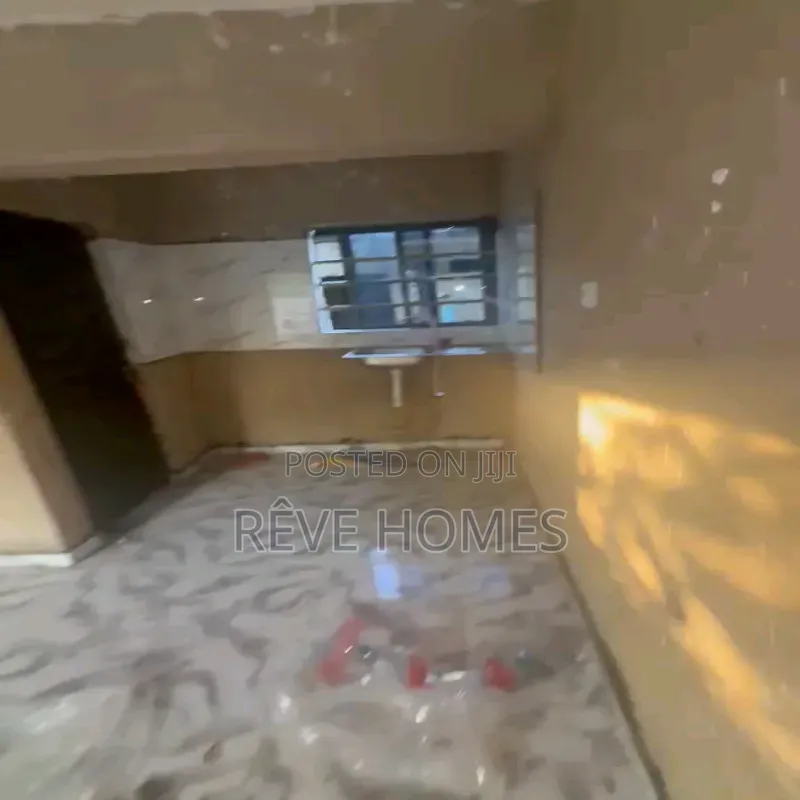 Mini Flat in Soluyi for rent