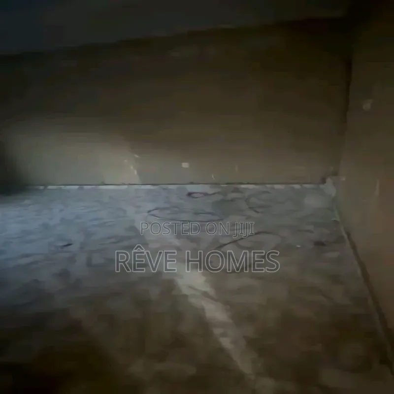 Mini Flat in Soluyi for rent