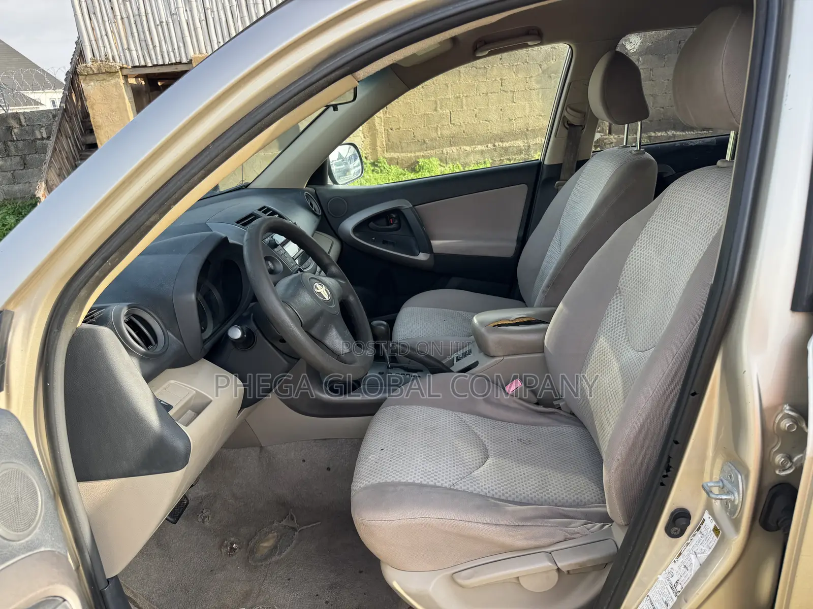 Toyota RAV4 200 4X4 Automatic 2008 Gold