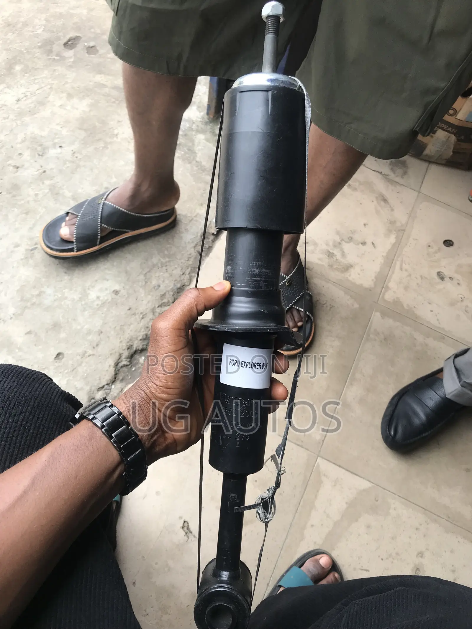 Brand New Back Shock Absorbers Ford Explorer 2013