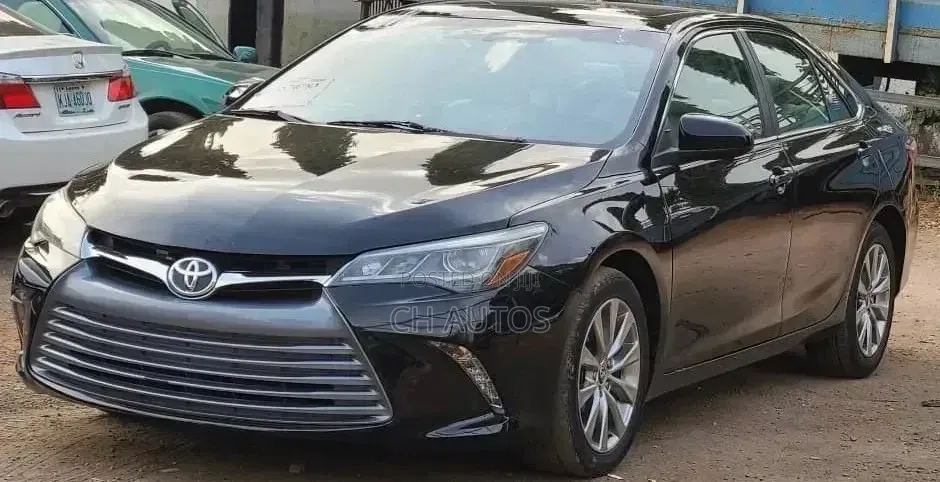 Toyota Camry XLE 4dr Sedan (3.5L 6cyl 6A) 2015 Black
