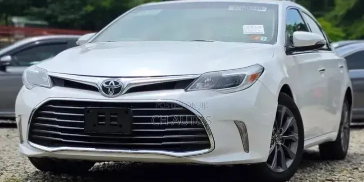 Toyota Avalon XLE Premium FWD Sedan (3.6L 6cyl 6A) 2016 White
