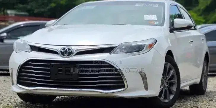 Toyota Avalon XLE Premium FWD Sedan (3.6L 6cyl 6A) 2016 White