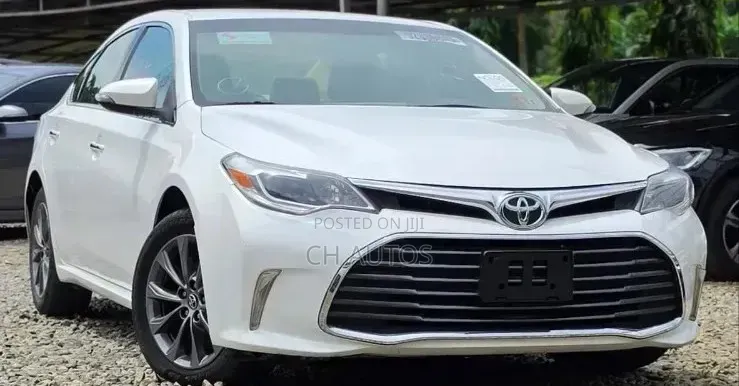 Toyota Avalon XLE Premium FWD Sedan (3.6L 6cyl 6A) 2016 White