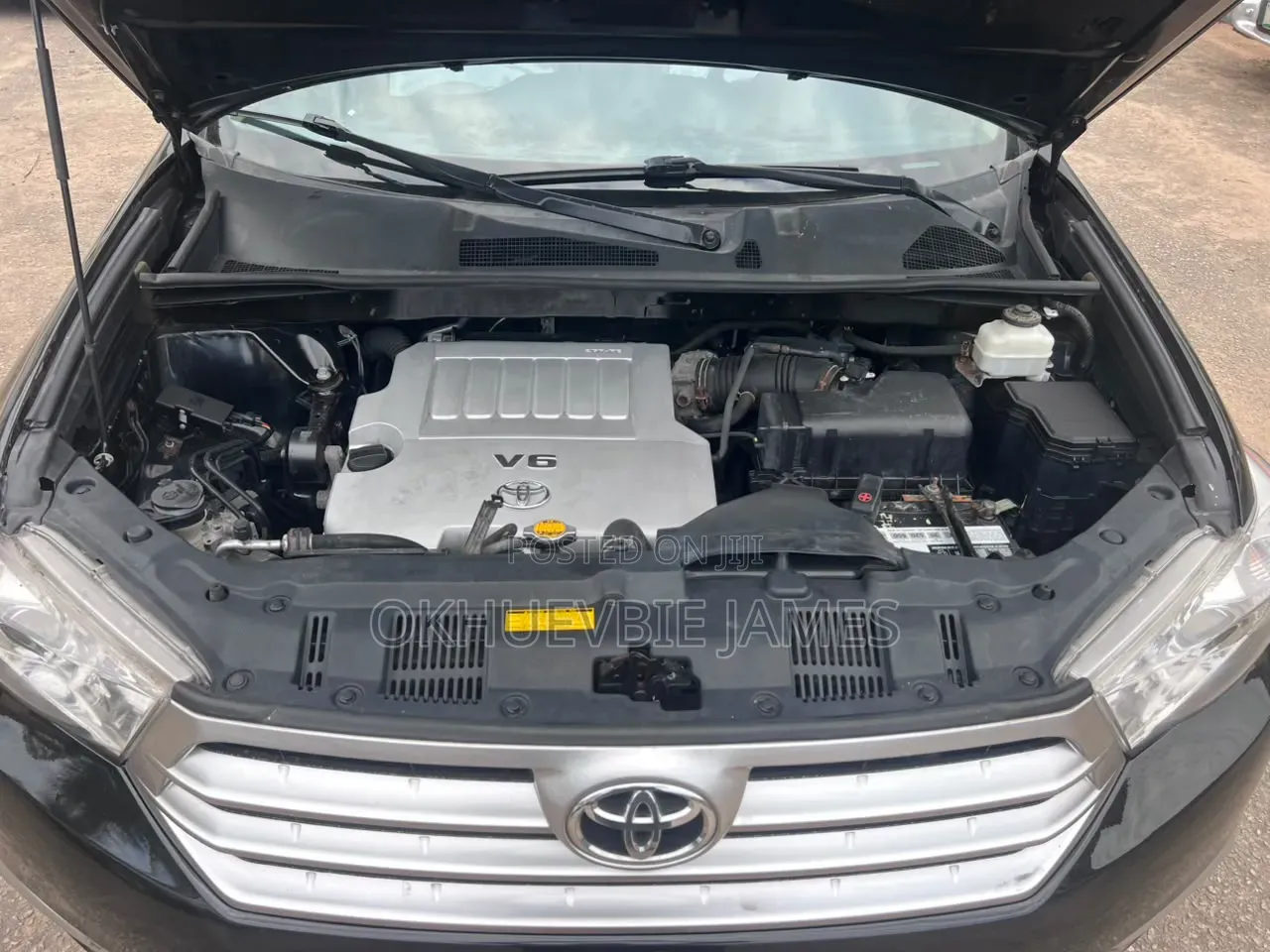 Toyota Highlander Limited 3.5l 4WD 2013 Black