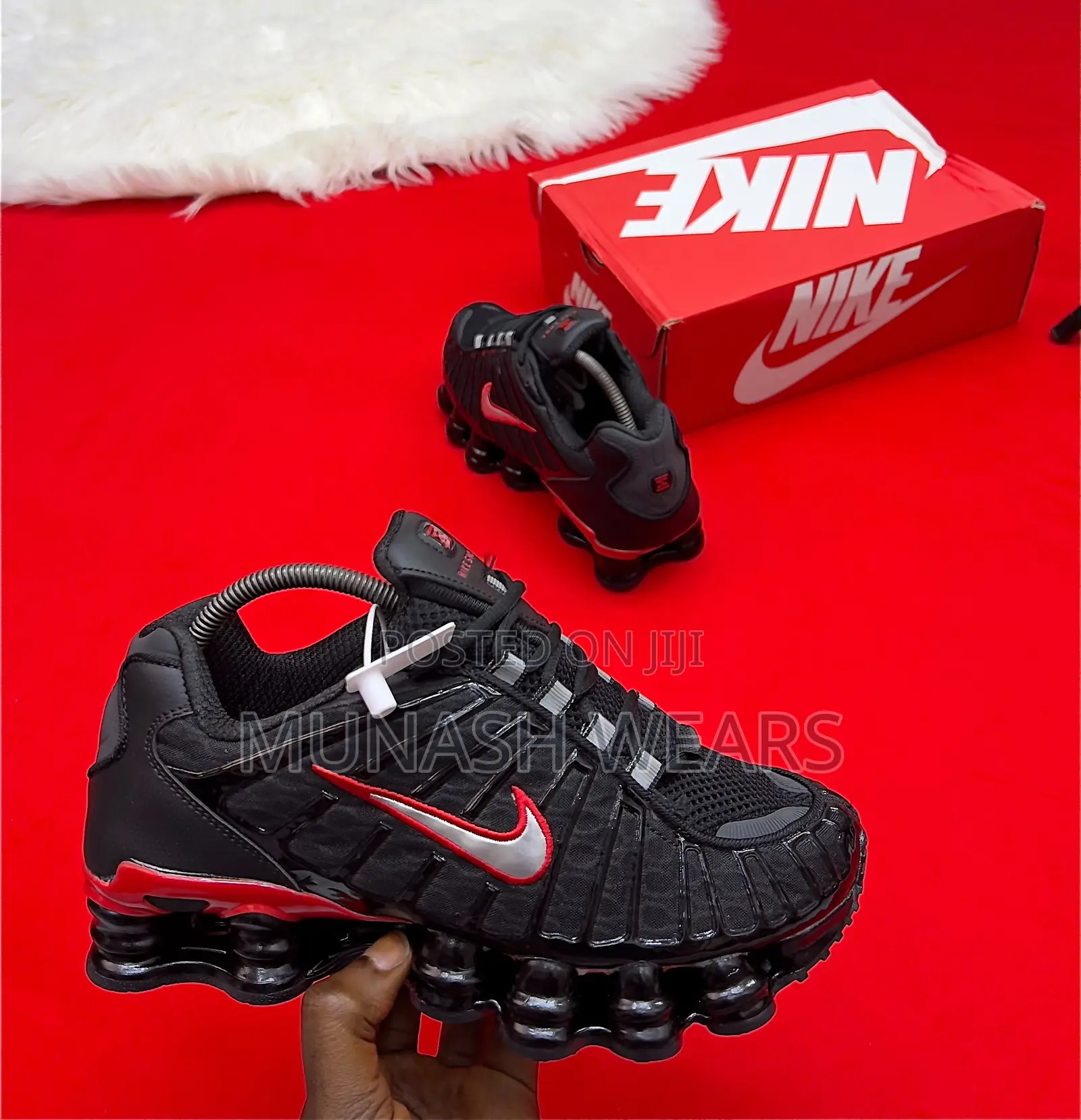 Nike Cact Available in Black and White 40-46