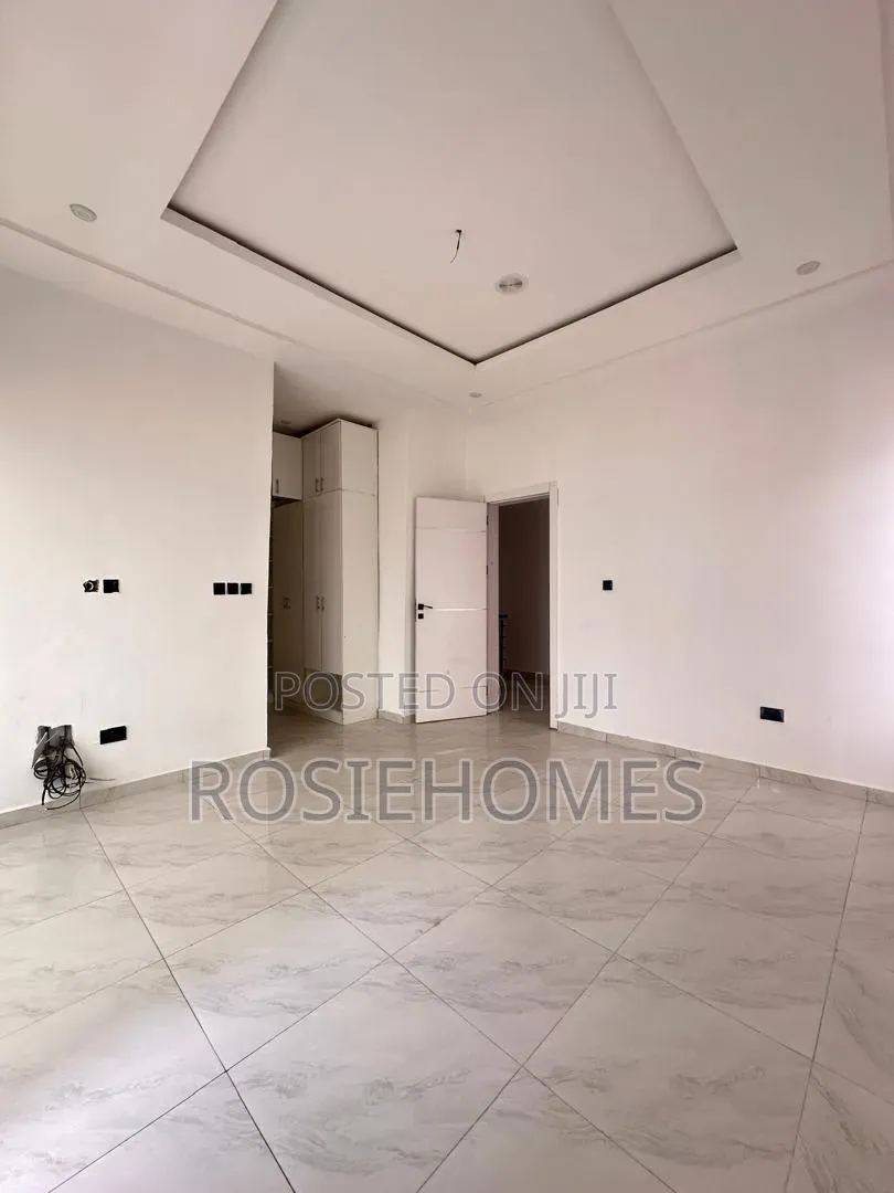 4bdrm Duplex in Ikota Gra for rent