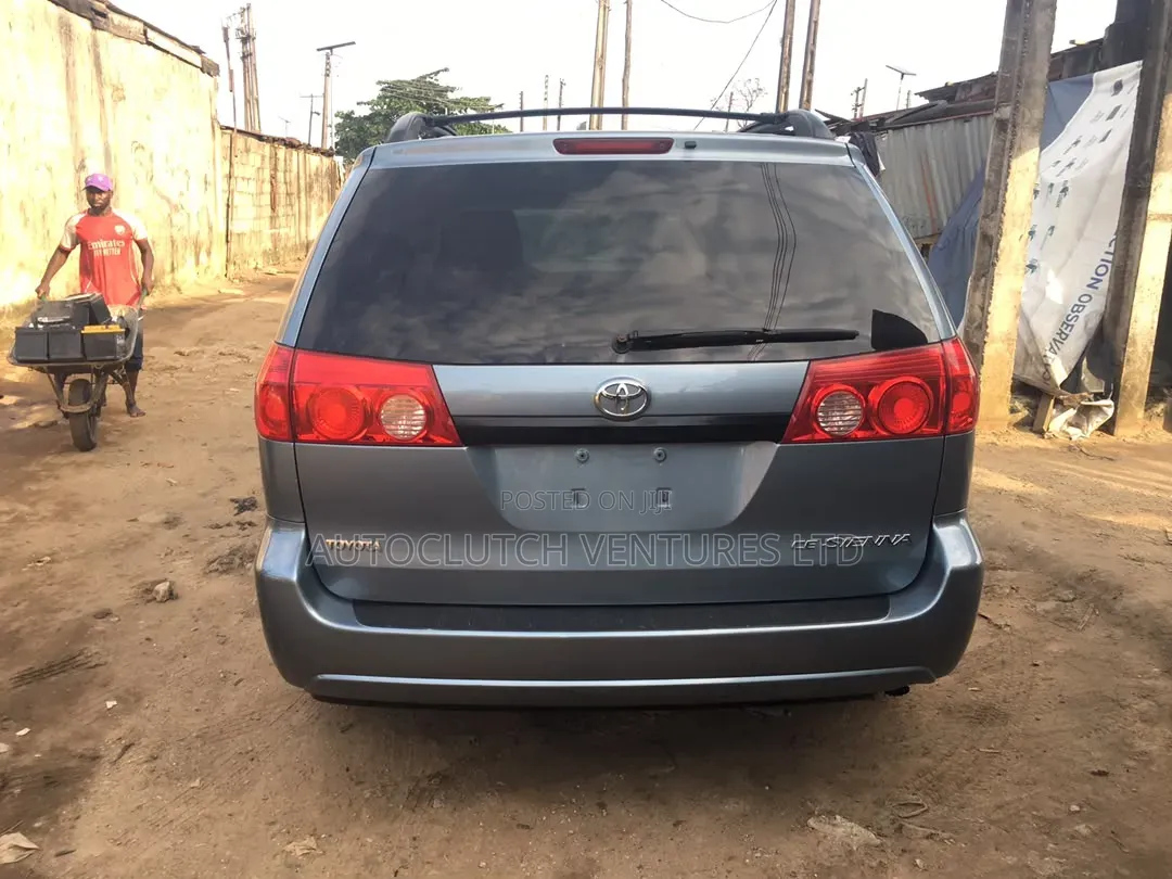 Toyota Sienna CE 7 Passenger 2010 Blue
