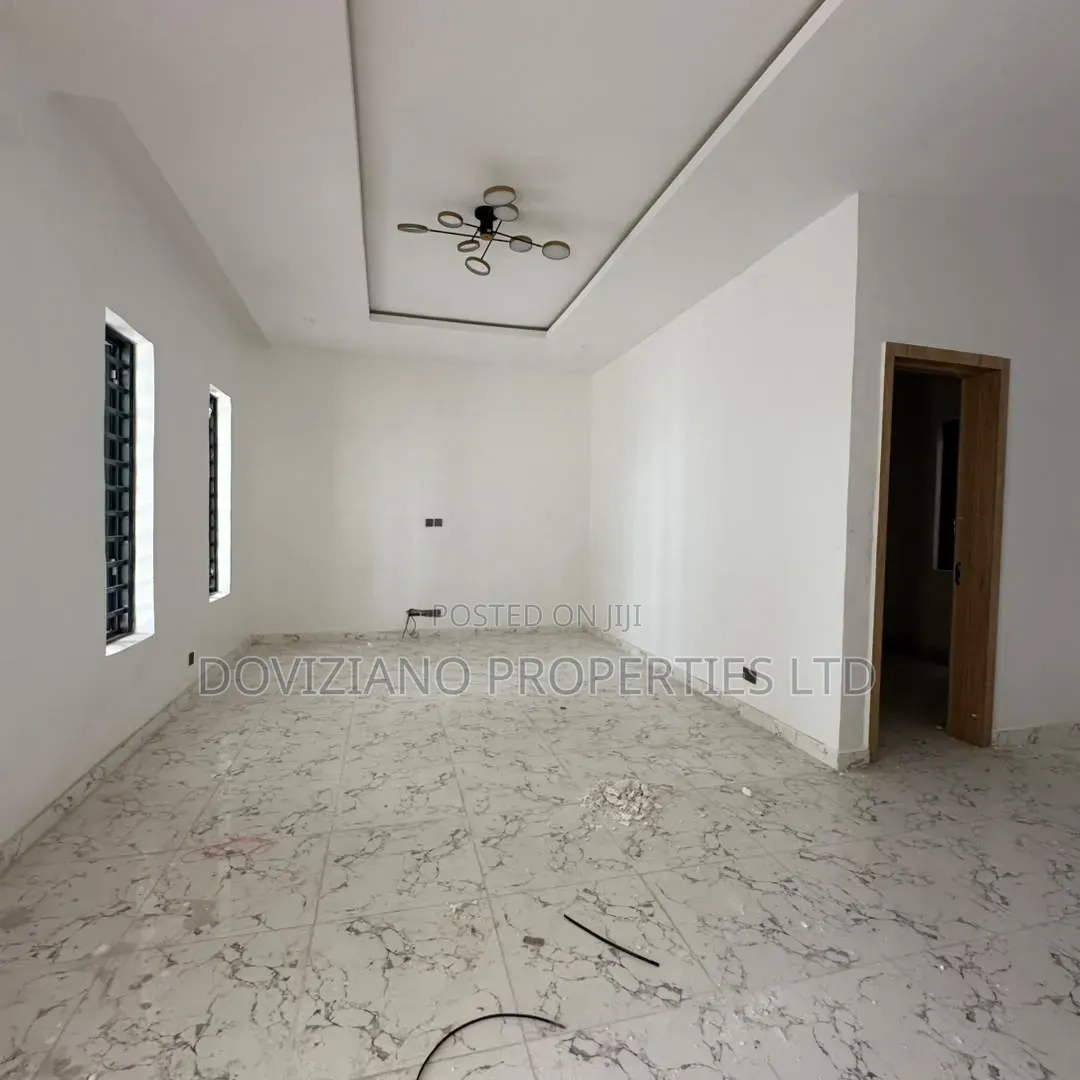 4bdrm Duplex in Ogombo for sale