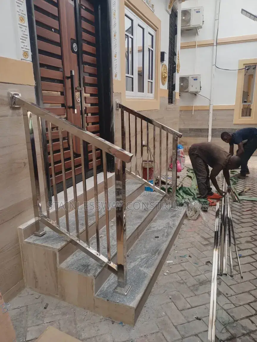 5 Lining Stainless Steel Rails