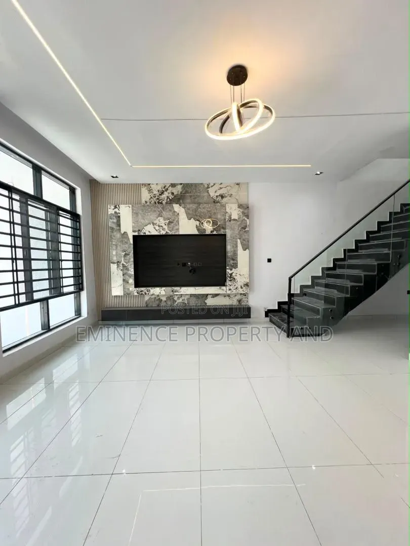 4bdrm Duplex in Ikota for sale