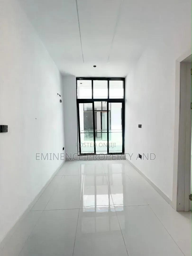 4bdrm Duplex in Ikota for sale