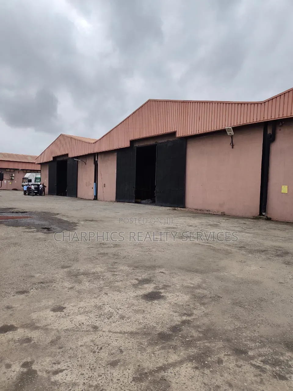 Warehouse at Amuwo Odofin Having Space of 38000sqft: Amuwo Odofin