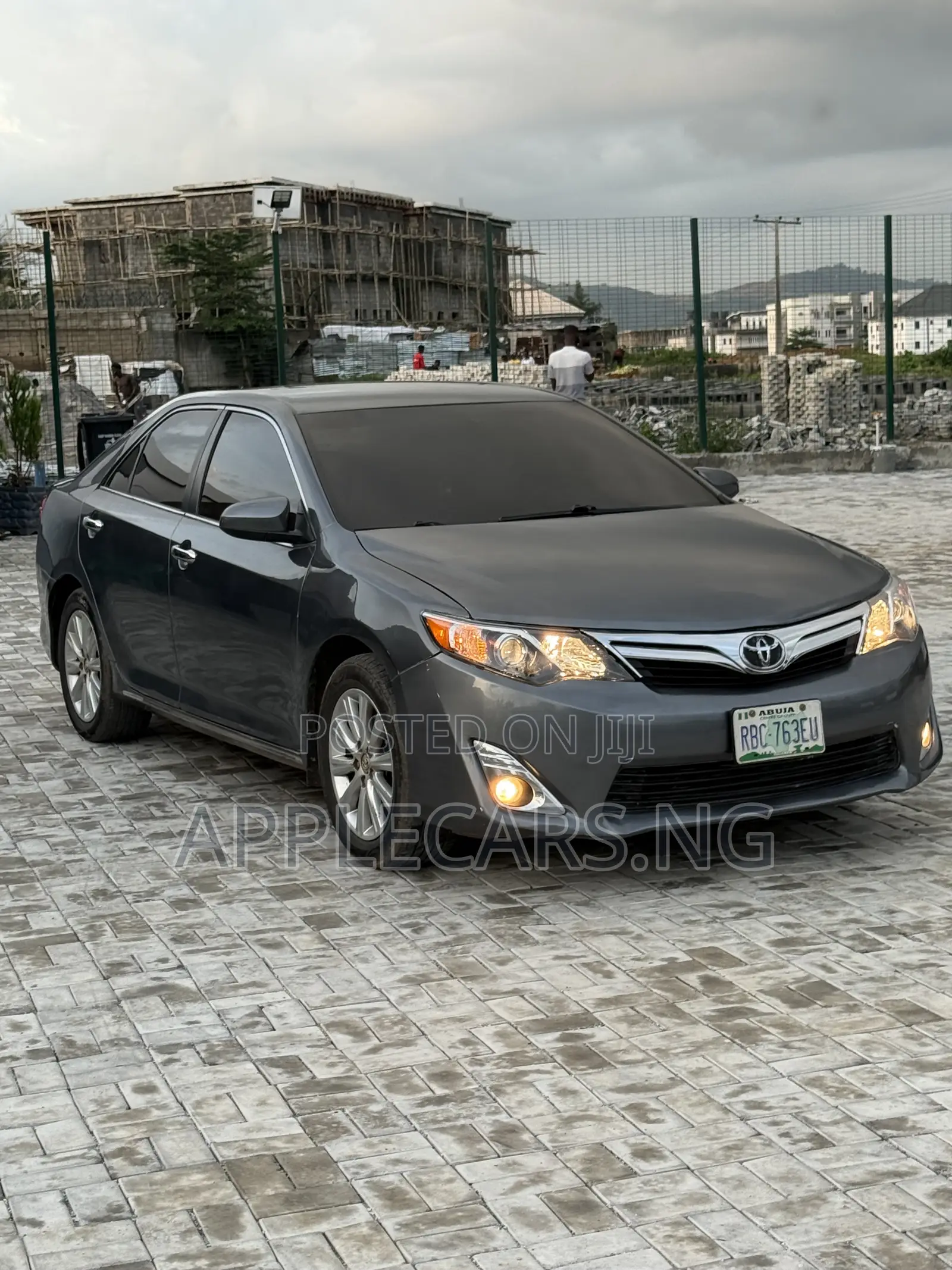 Toyota Camry LE 4dr Sedan (2.5L 4cyl 6A) 2013 Gray