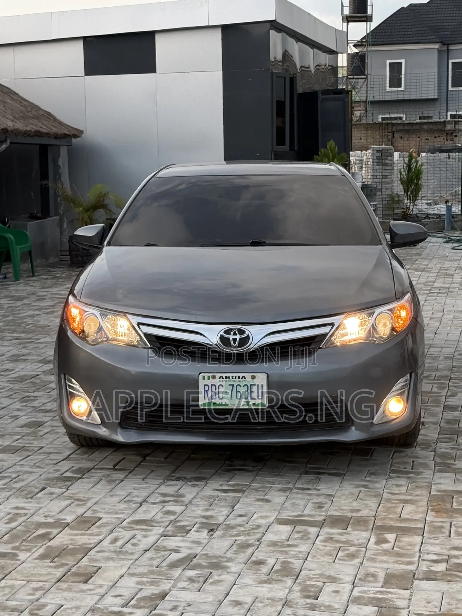 Toyota Camry LE 4dr Sedan (2.5L 4cyl 6A) 2013 Gray