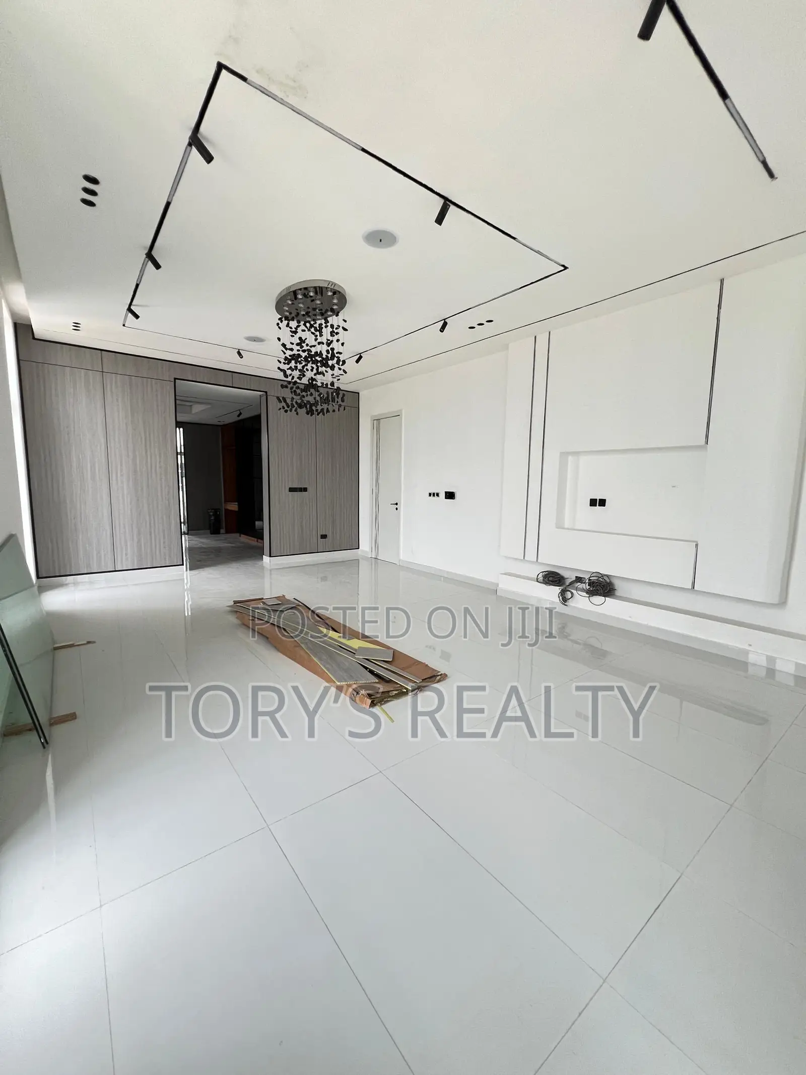 6bdrm Duplex in Osapa london for sale