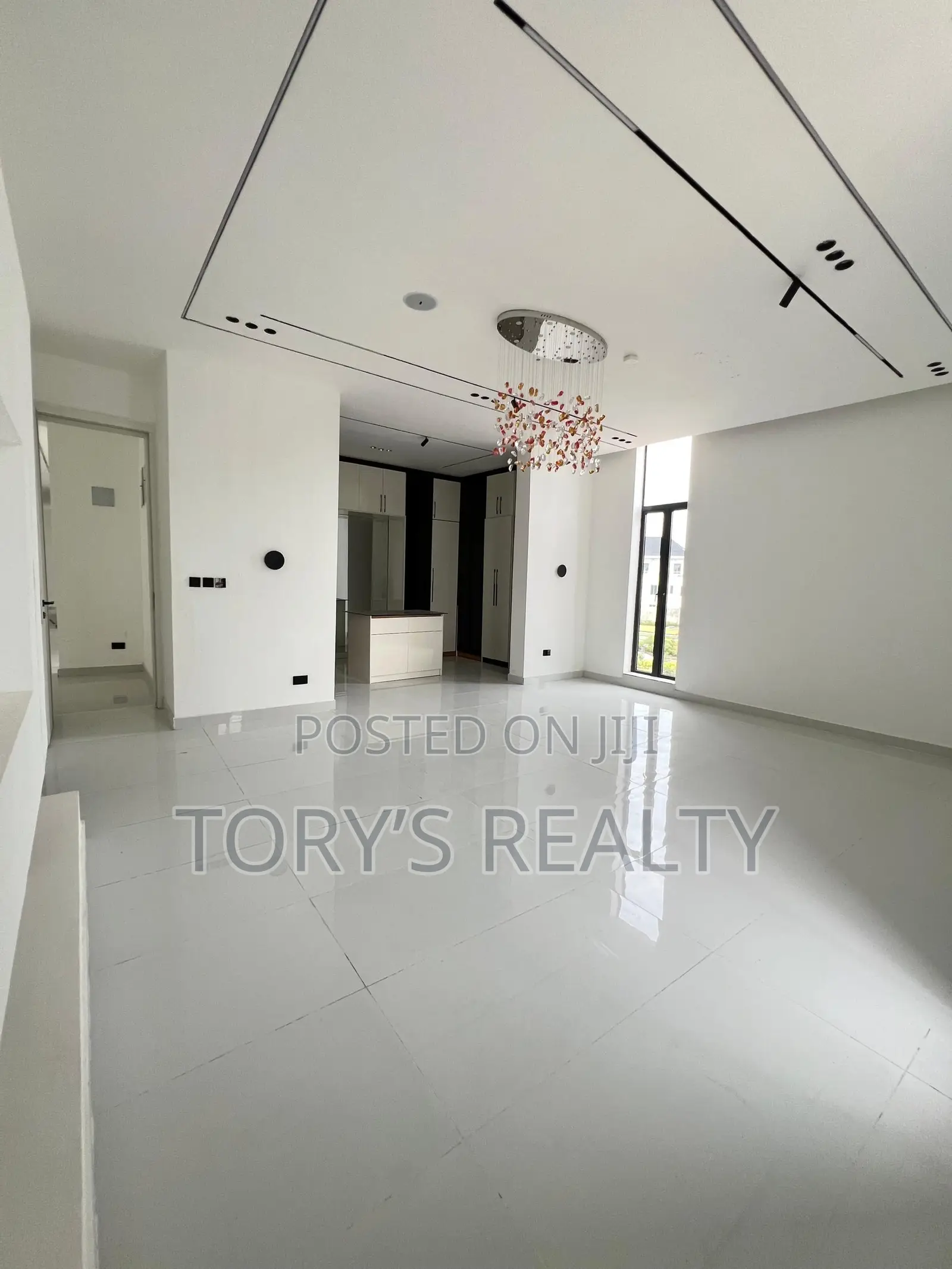 6bdrm Duplex in Osapa london for sale