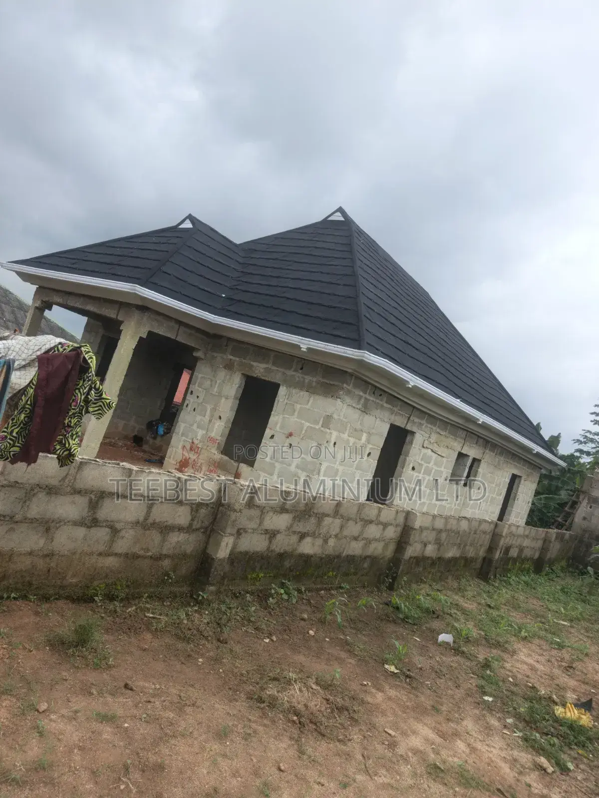 Shingle Black Gerrald With Aluminum Parapet