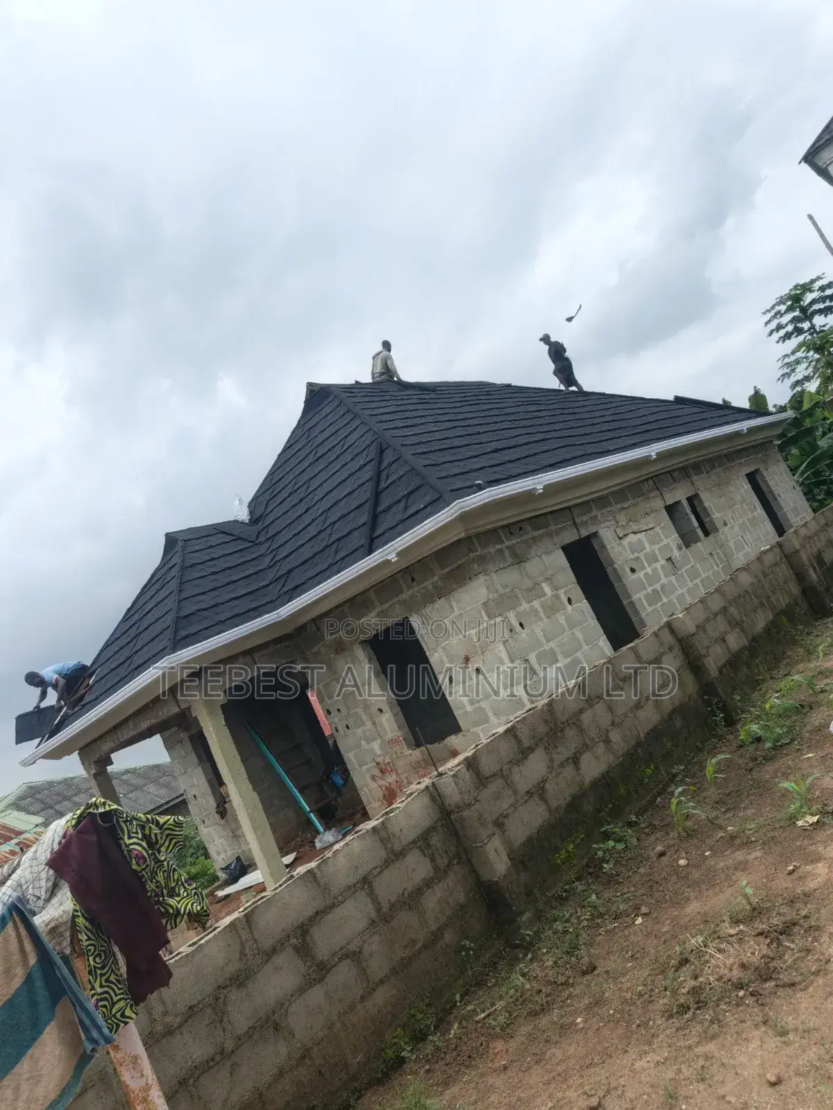 Shingle Black Gerrald With Aluminum Parapet