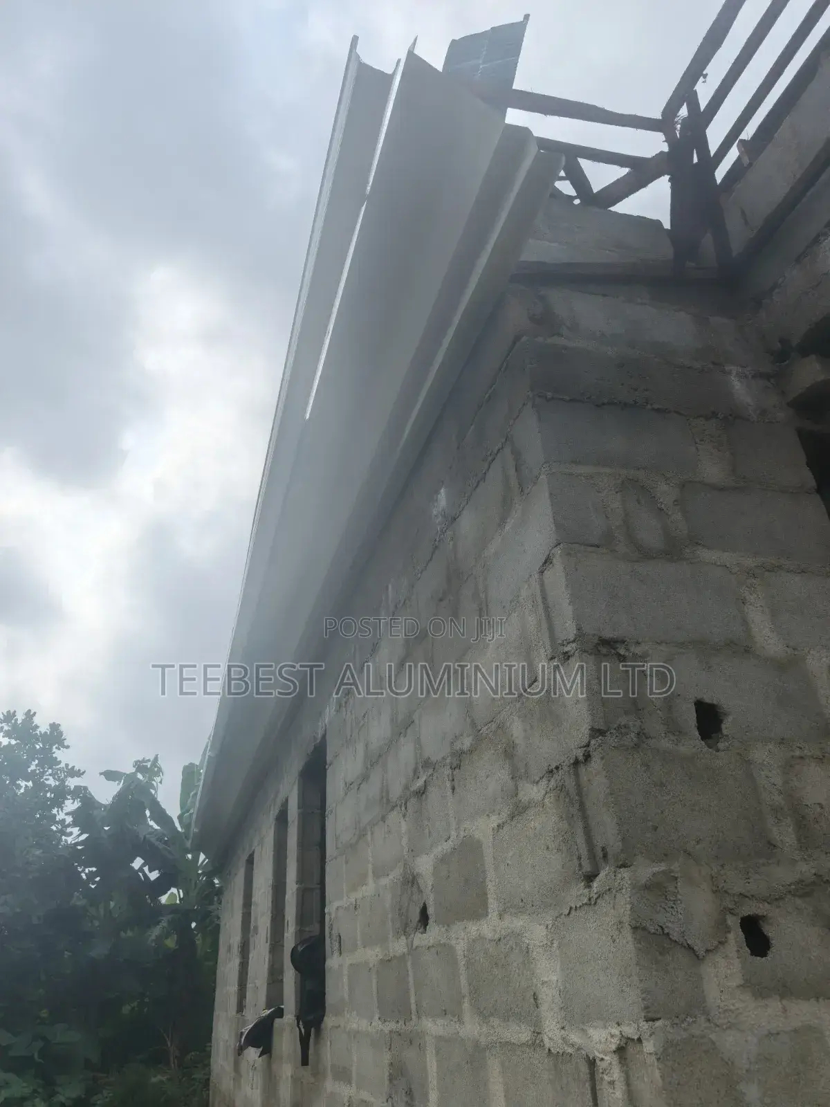 Shingle Black Gerrald With Aluminum Parapet