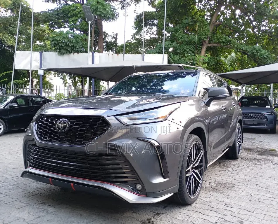 Toyota Highlander 2022 Gray