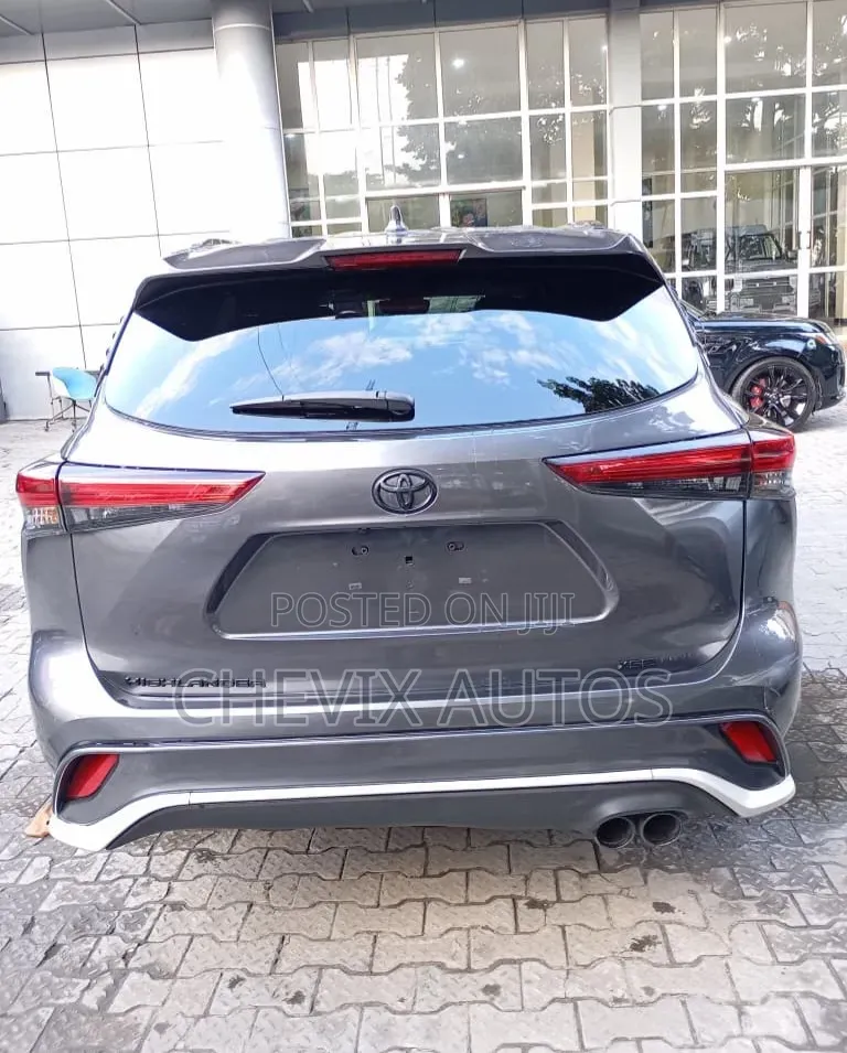 Toyota Highlander 2022 Gray