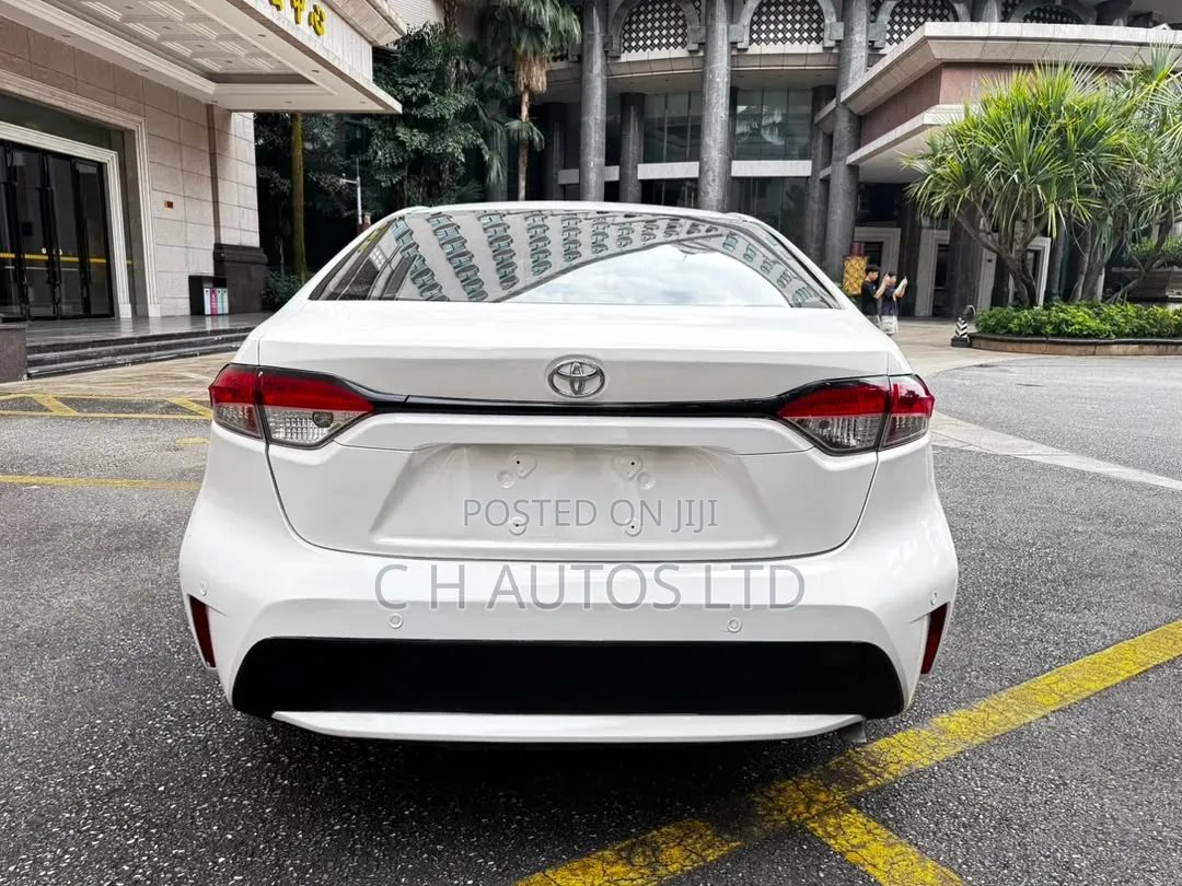 Toyota Corolla 2022 White