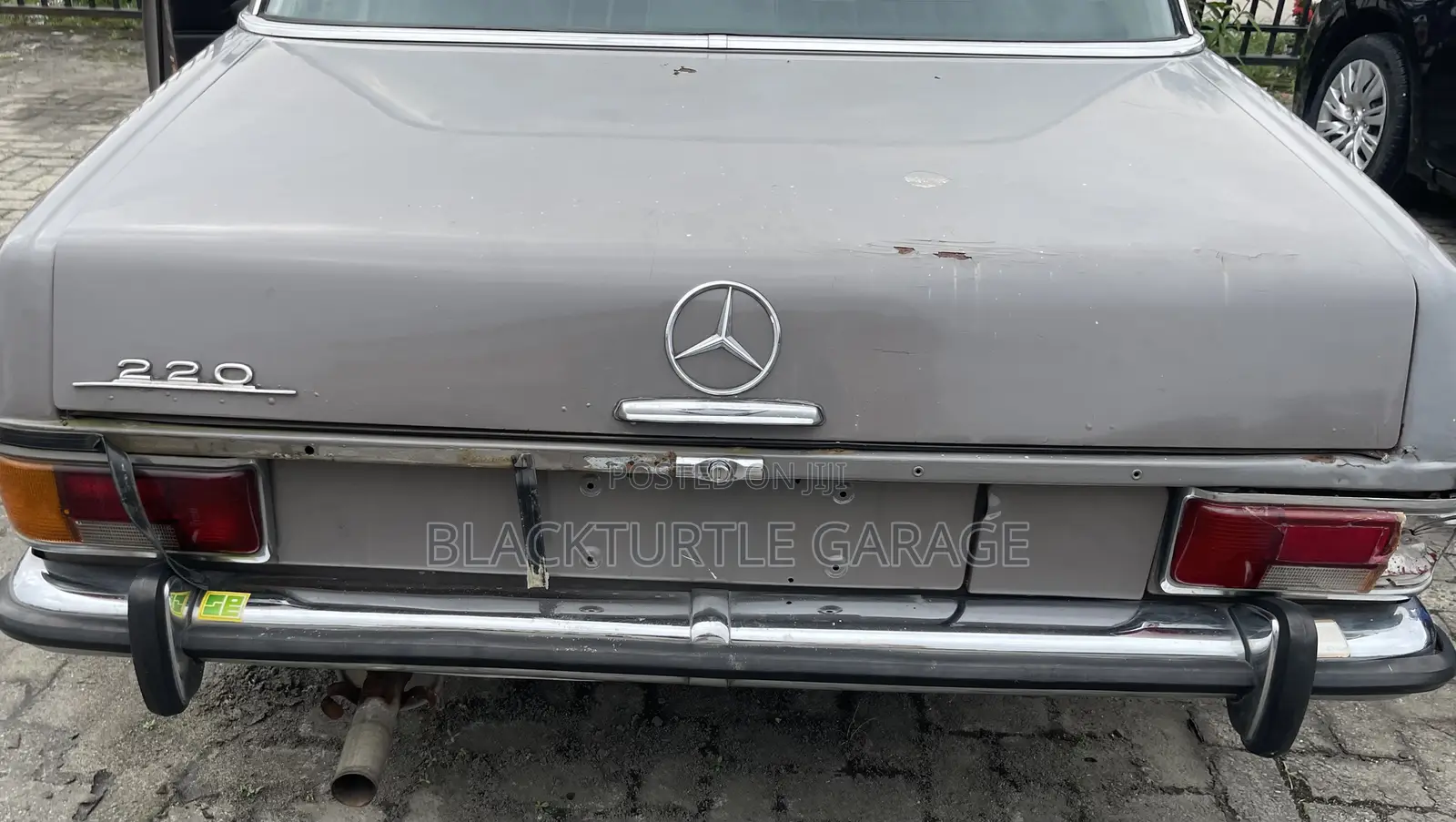Mercedes-Benz 220 1971 Gray