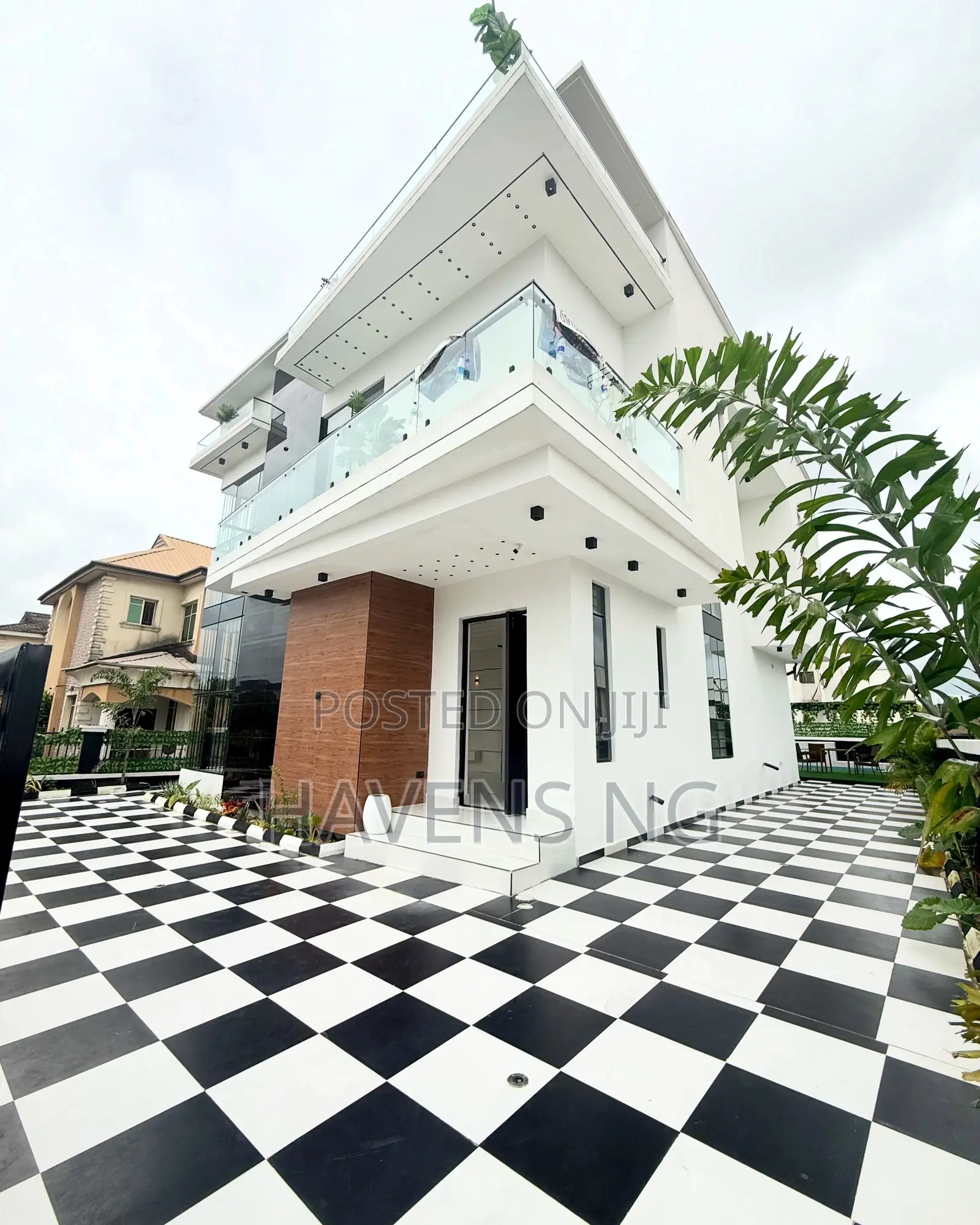 5bdrm Duplex in Sangotedo for sale