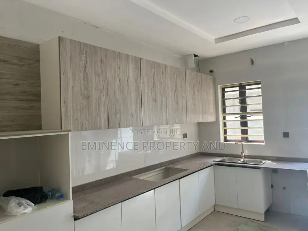 4bdrm Duplex in Lekki Expressway for rent