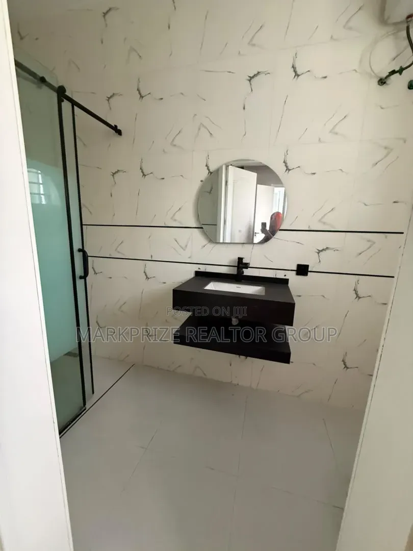 5bdrm Duplex in Lekki Conservative for sale