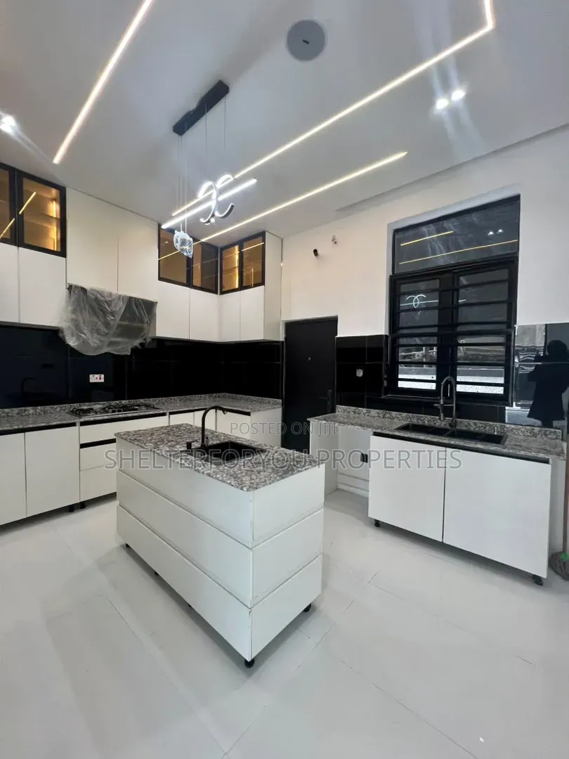 4bdrm Duplex in Sangotedo for sale