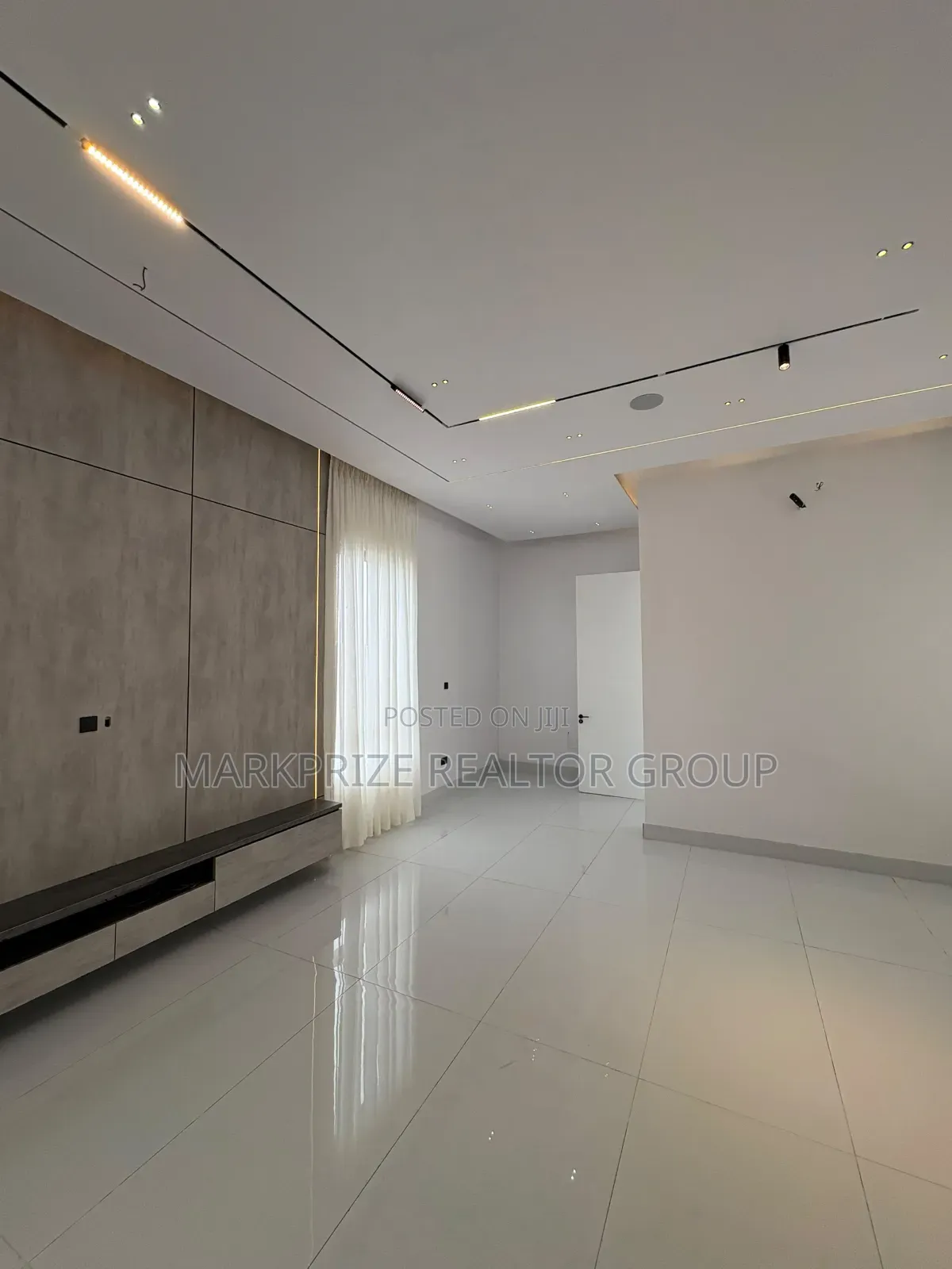 5bdrm Duplex in Ikota Lekki Lagos for sale