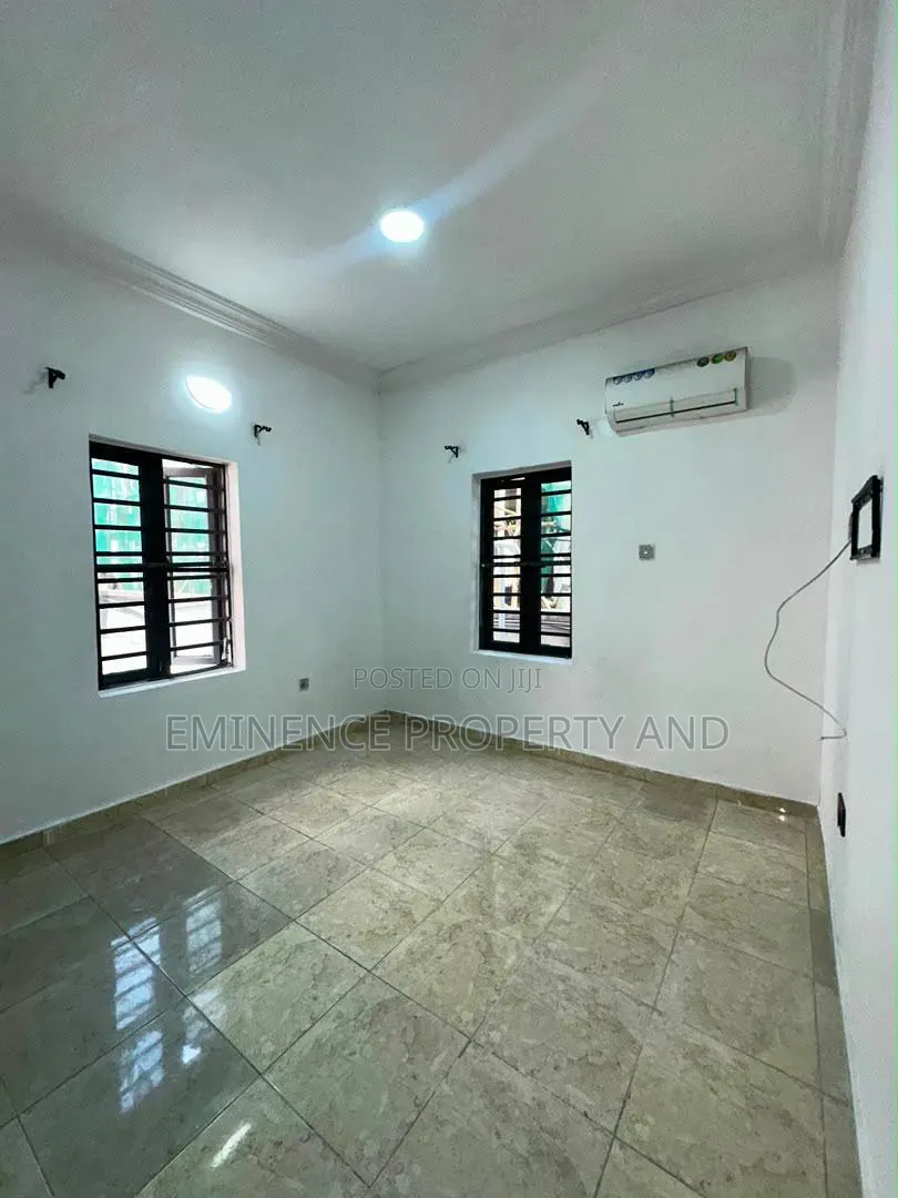 4bdrm Apartment in Lekki Expressway for rent