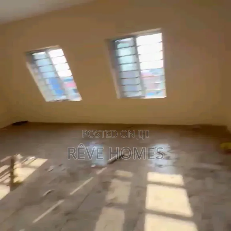 2bdrm Block of Flats in Oworonshoki / Gbagada for rent