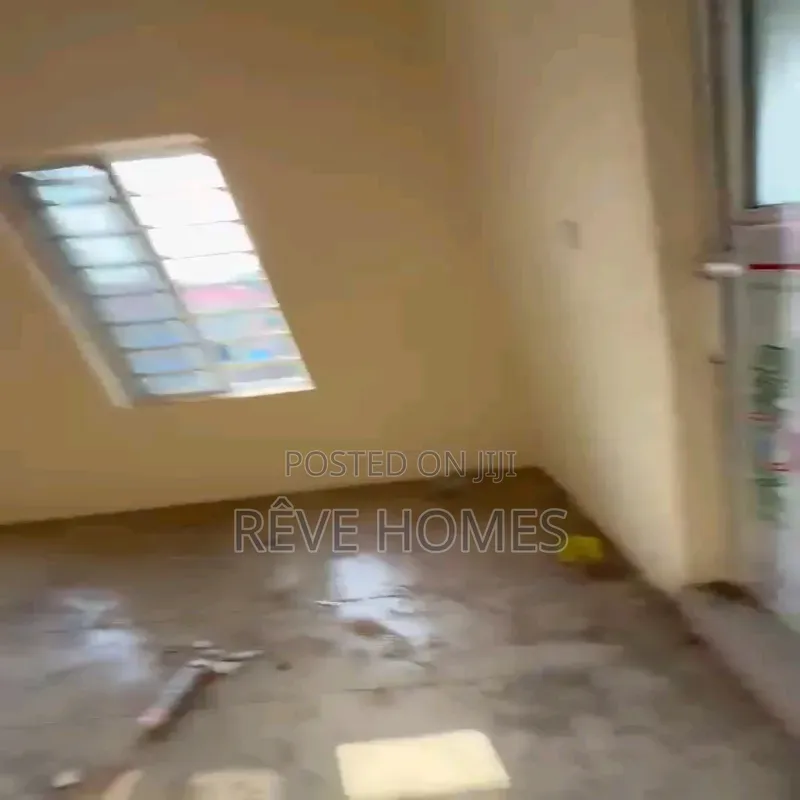 2bdrm Block of Flats in Oworonshoki / Gbagada for rent