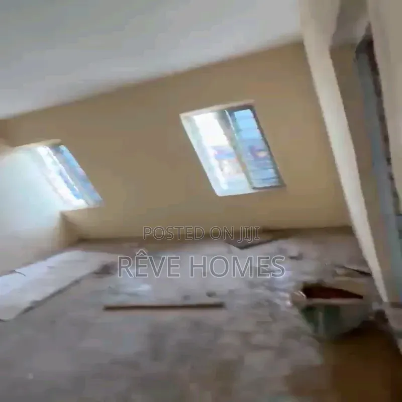 2bdrm Block of Flats in Oworonshoki / Gbagada for rent