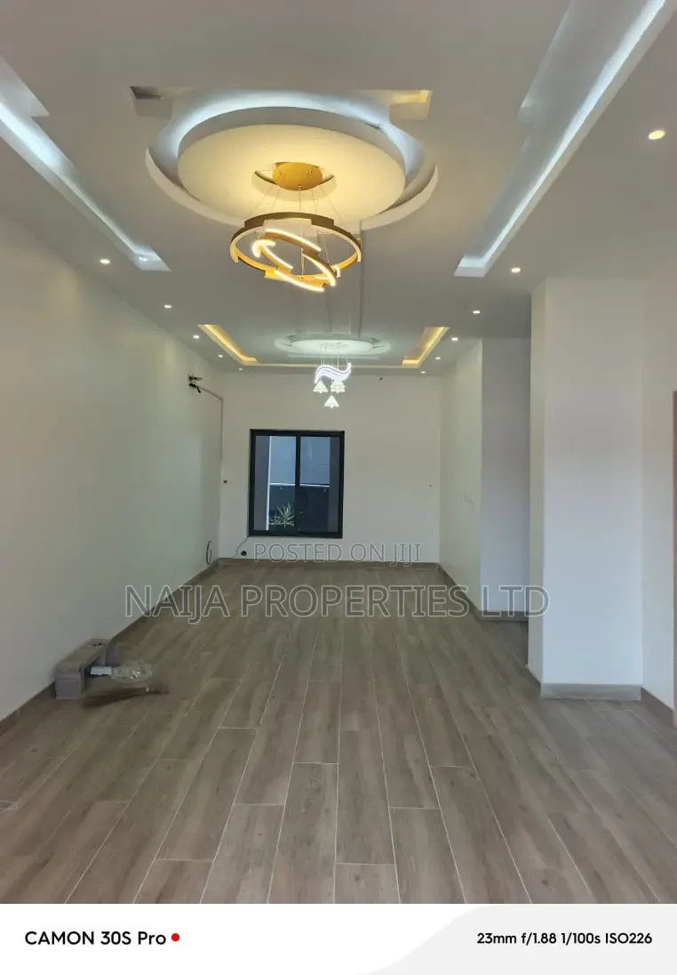 3bdrm Apartment in Lekki Conservation, Chevron for rent