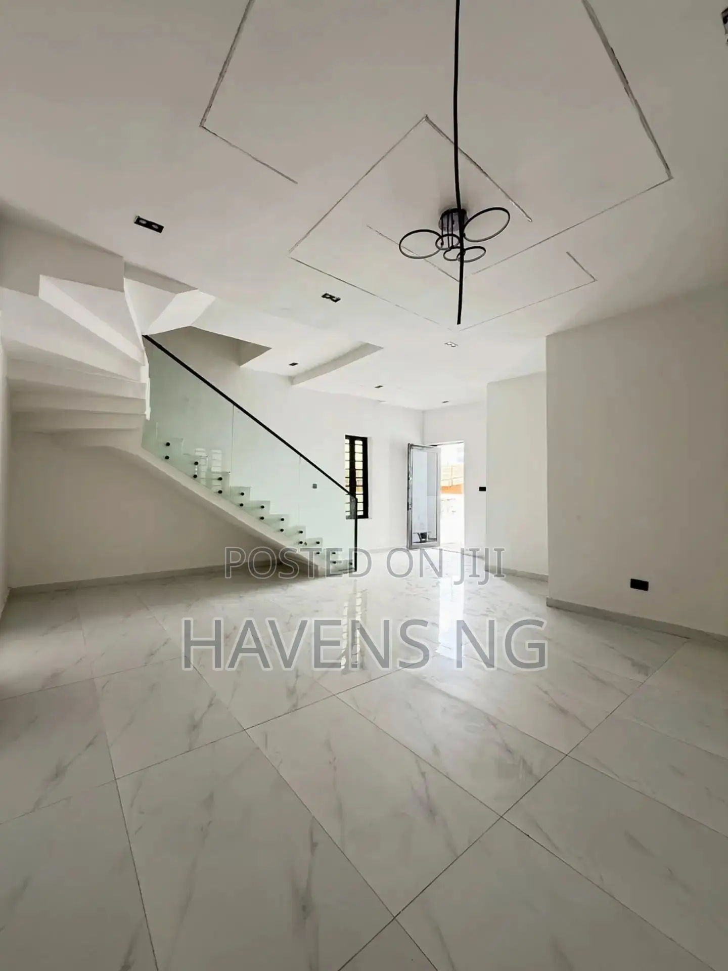 4bdrm Duplex in Lekki Phase 2 for sale