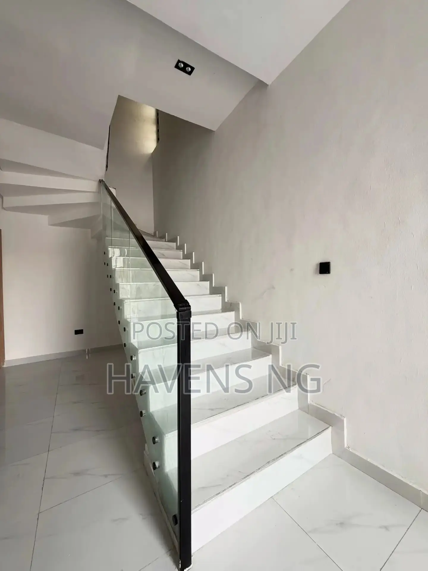 4bdrm Duplex in Lekki Phase 2 for sale
